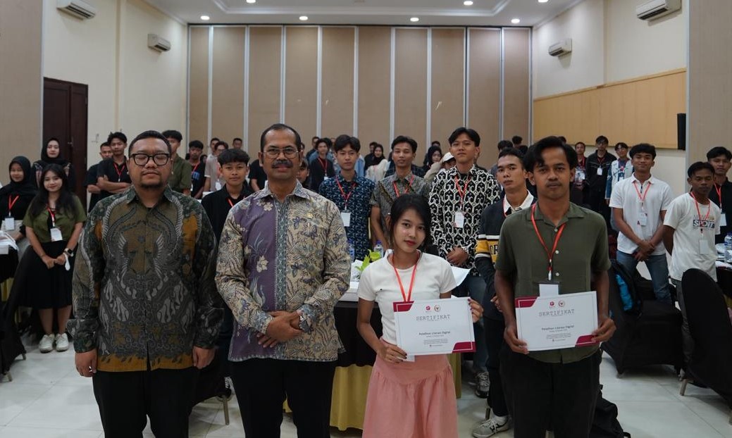 Literasi Digital Modal Utama Hadapi Tantangan Transformasi Teknologi Informasi