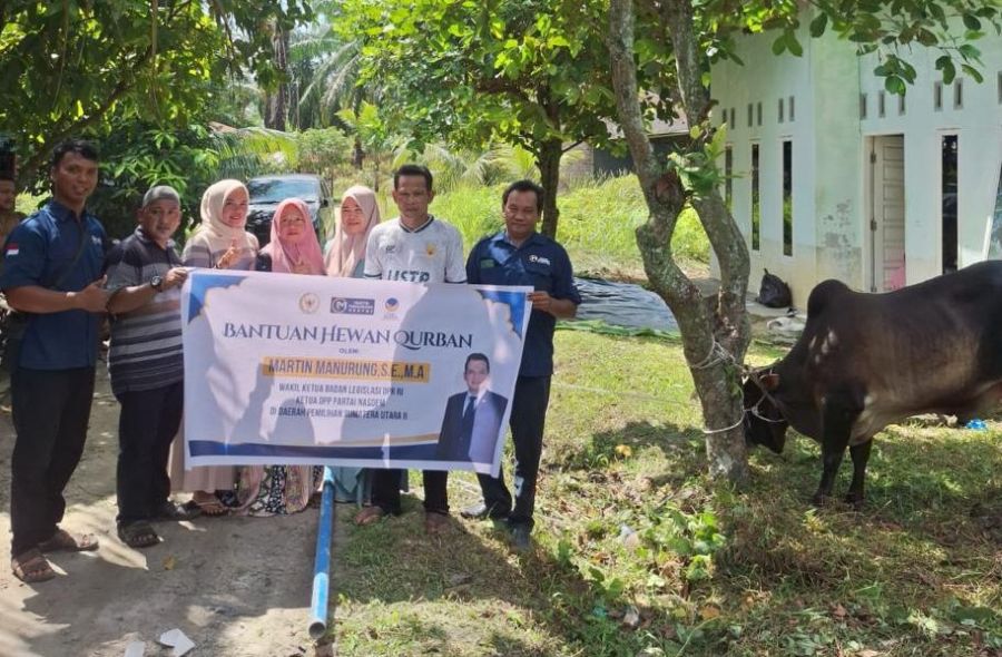 Meriahkan Idul Adha, Martin Manurung Salurkan 8 Sapi di Labuhanbatu Raya