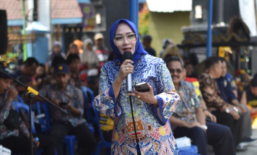 Sri Wahyuni Sosialisasikan Program Sanimas kepada Warga Pacitan