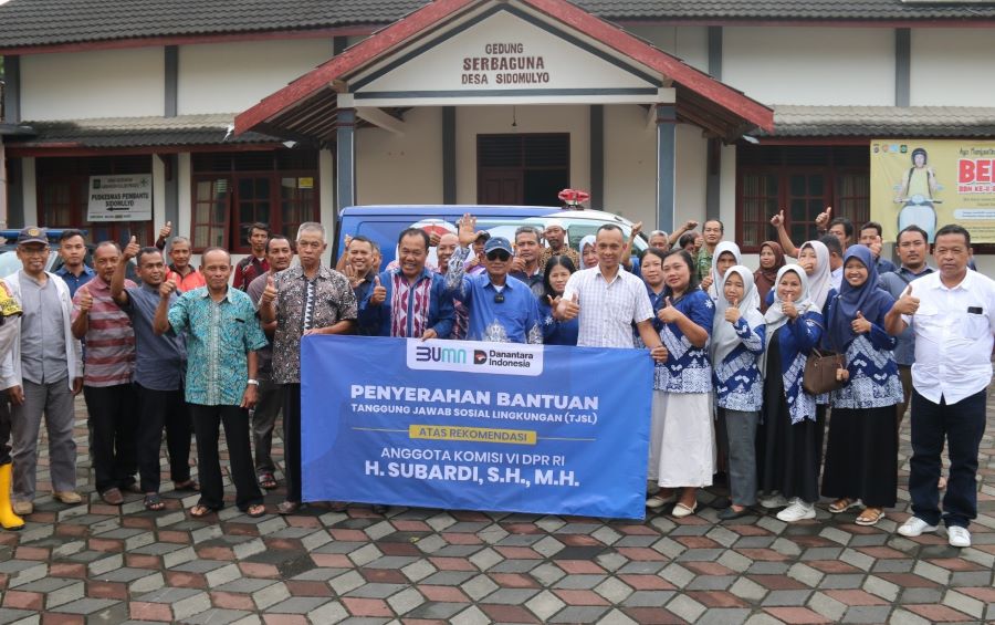 Subardi Serahkan Ambulans untuk Masyarakat Kulonprogo