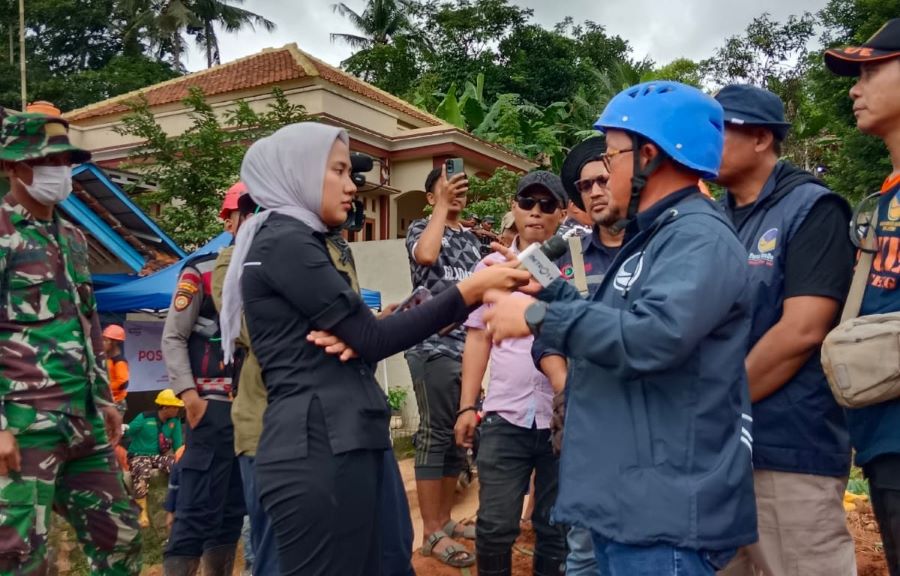 Sugeng Suparwoto Turun Langsung ke Lokasi Longsor Cilacap